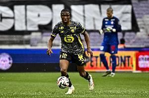 记者：伯恩茅斯将签下里尔中卫迪亚克特，转会费总价4000万欧