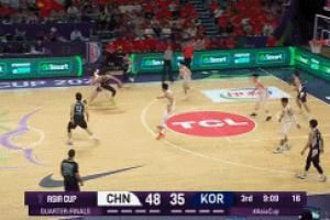 打破0的尴尬！胡金秋协防送出大帽 中国男篮本届比赛终于有盖帽了