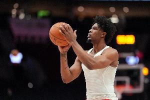 Chris Haynes：斯库特-亨德森左腿腘绳肌撕裂 可能缺席4-8周