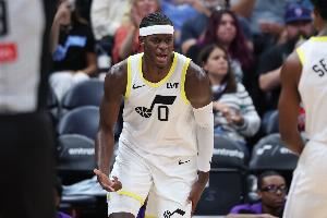 右腓骨骨折！安吉：亨德里克斯已完全康复会为训练营做好准备