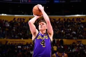 拉胯！克内克特季前赛至今场均9.4分 三分合计31中7&命中率22.6％