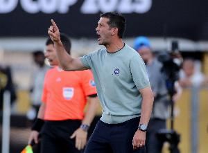 齐沃：下半场我们体能下降被对手压制，劳塔罗感冒了依然全力以赴