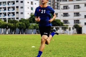 对中国足球死心！前球员：新人进队被欺负，凌晨被叫醒帮买避孕套