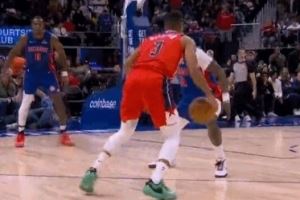 要终结比赛？麦科勒姆变向突破 轻松抛投命中&奇才领先5分！